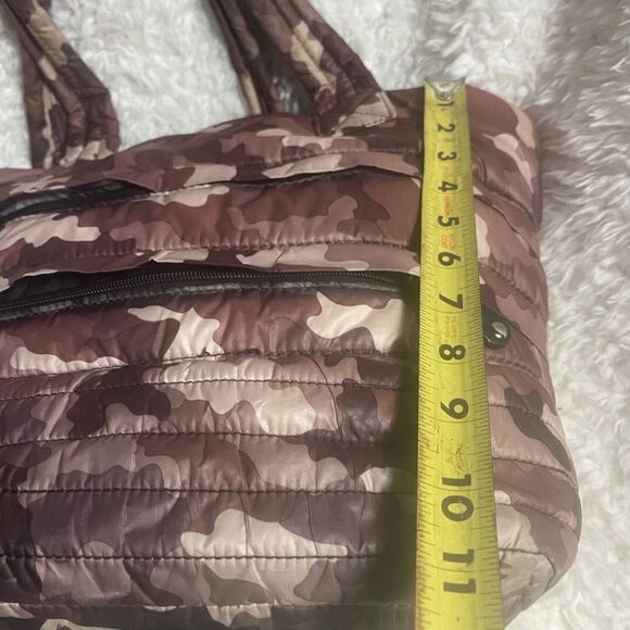 Sondra Roberts Squared quilted nylon burgundy & tan camouflage medium tote bag - Picture 8 of 14